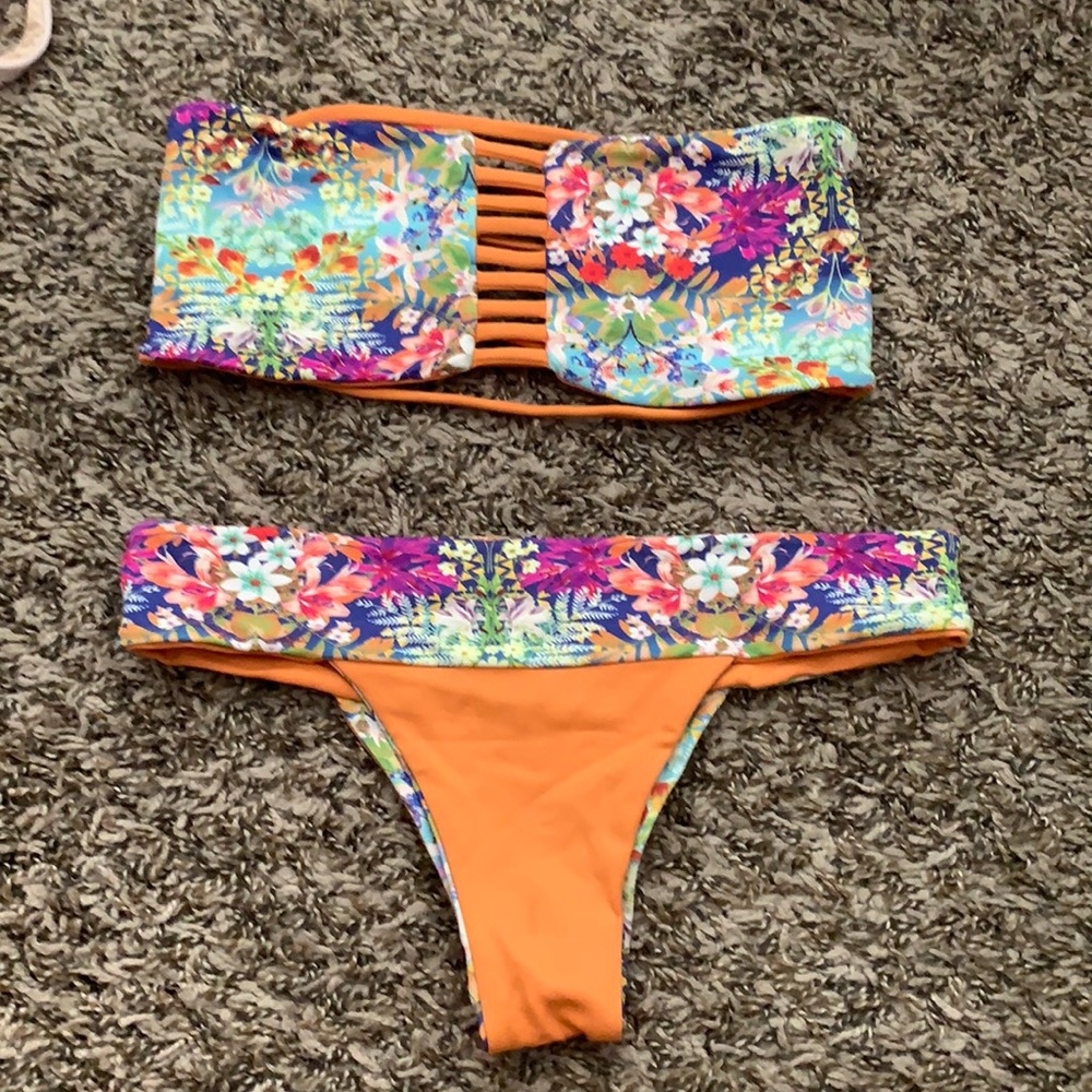 San Lorenzo Reversible Bikini, Orange, size M EUC